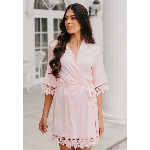 New Le Rose Lauren Pink Lace Trim Satin Robe Bridal Party Loungewear S/M - Picture 1 of 7